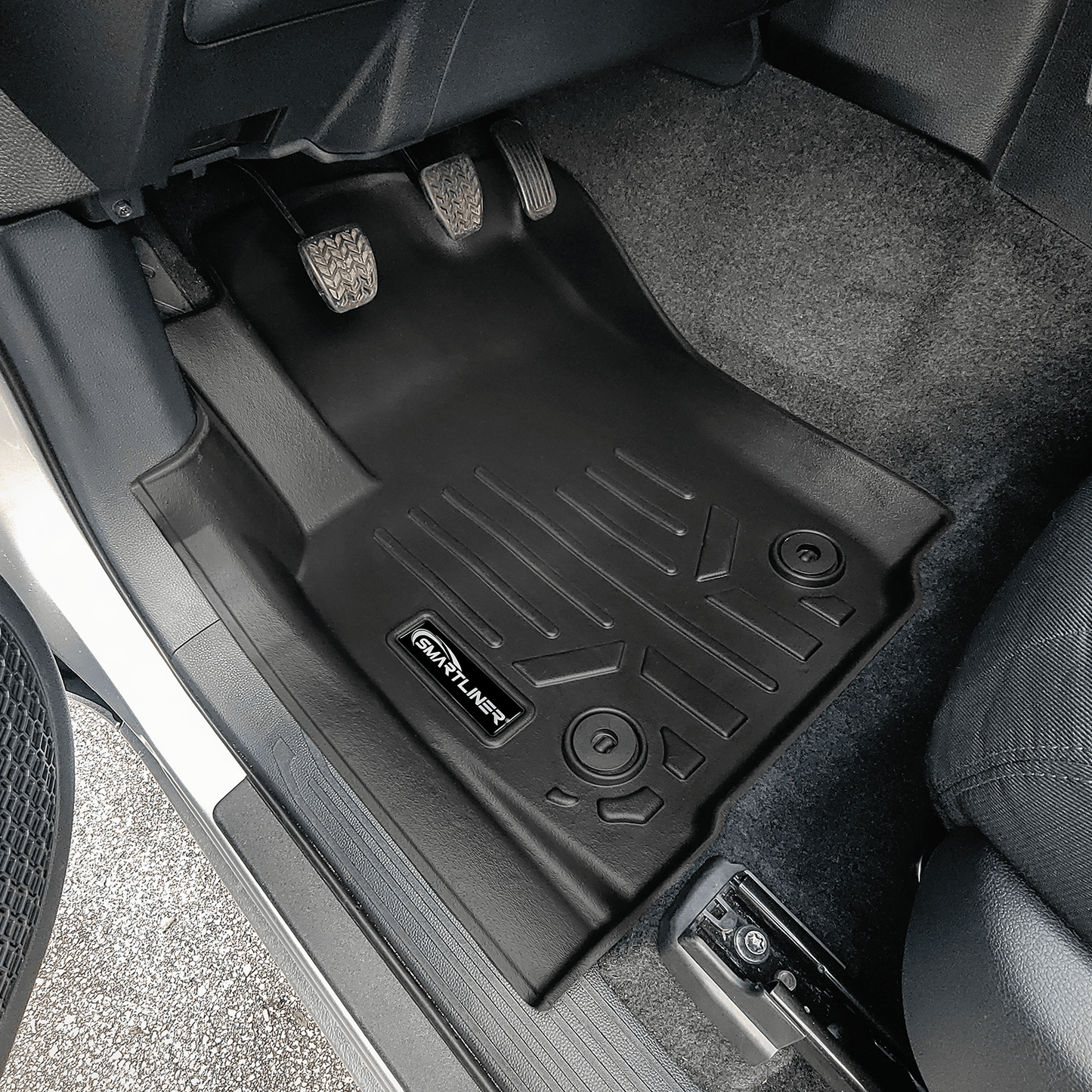 SMARTLINER All Weather Custom Fit Floor Liner Compatible With 2024-2025 Toyota Tacoma Carpet Xtra Cab with Manual Transmission