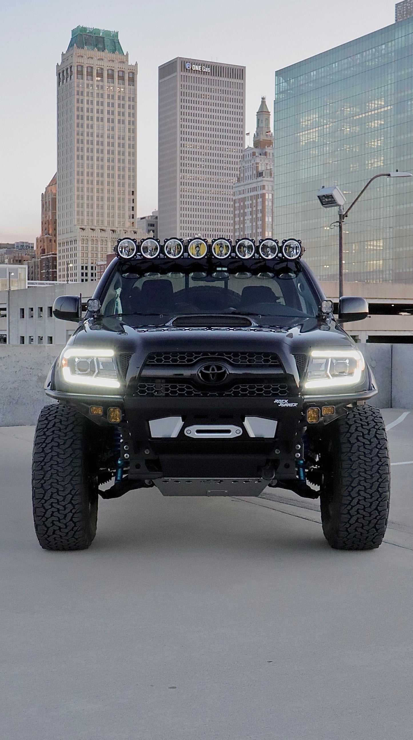 AlphaRex 05-11 Toyota Tacoma LUXX-Series LED Crystal Headlights Alpha-Black