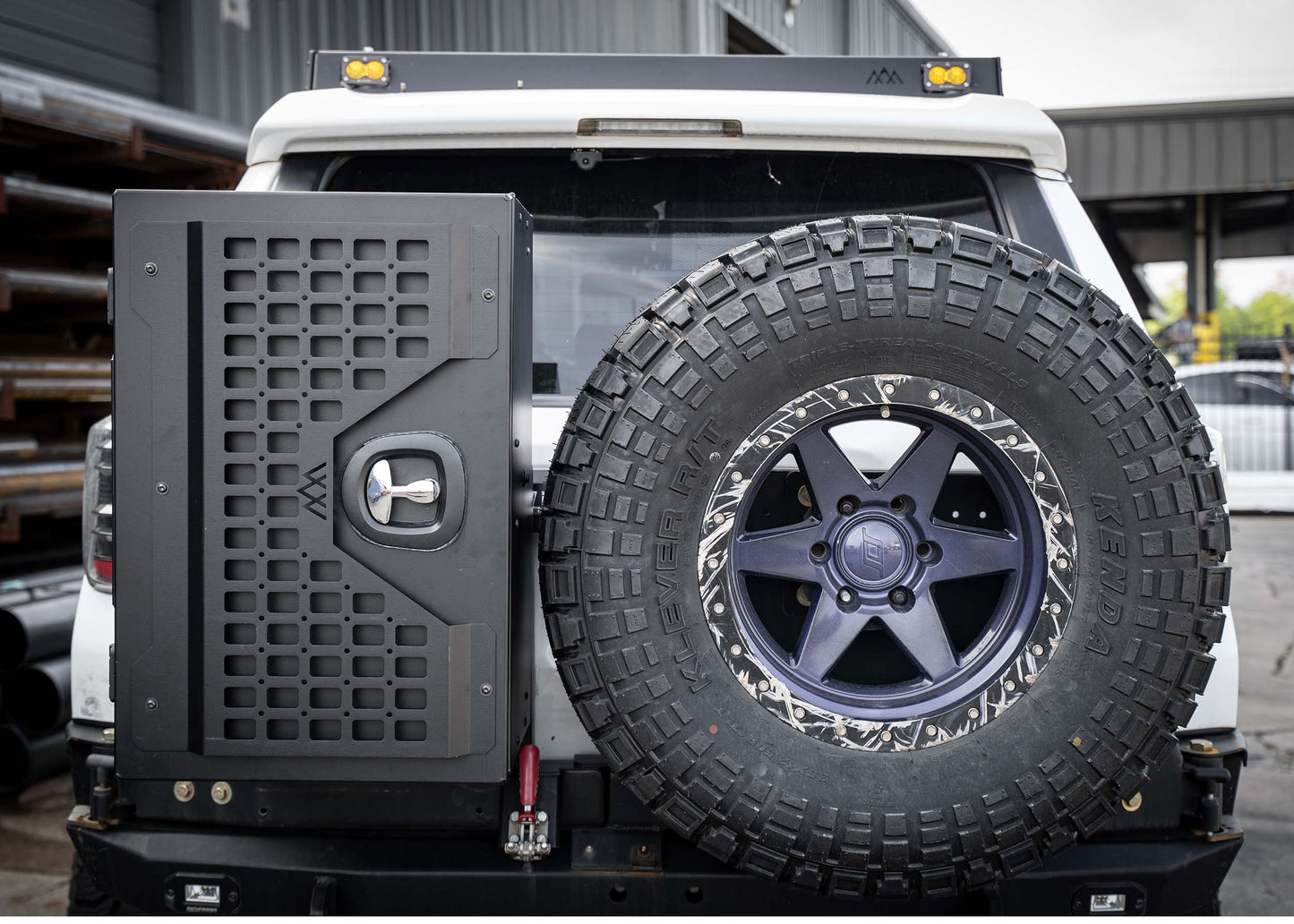 Universal Overland Storage Box (19x28x15)